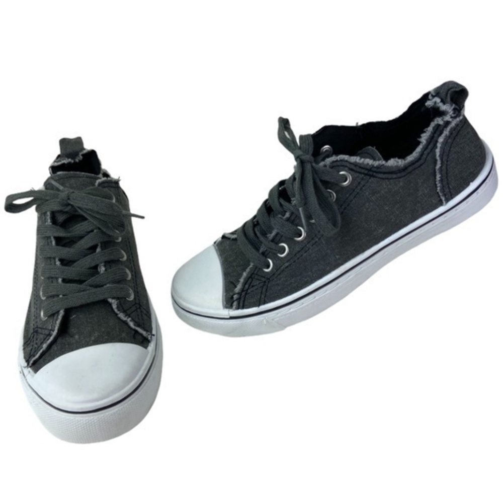 Maurices Shoes Gray‎ Lace Up Frayed Raw Edge Detail Sneaker Shoes Size 7